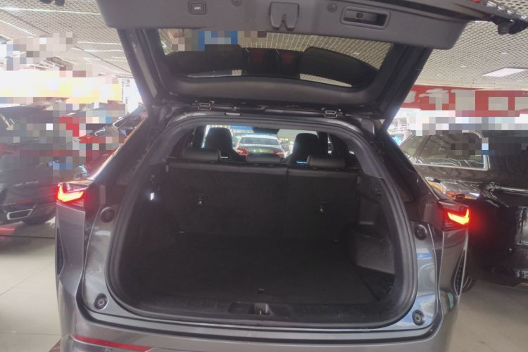 Used CHANGAN OSHAN Z6 2022 Blue Whale 1.5T DCT Smart Edition Urban Version Trunk