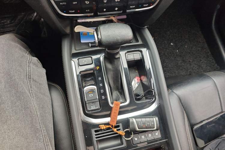 Used GAC Trumpchi GS8 2017 320T Two-Wheel Drive Luxury Smart Connectivity Version (7 Seats)
