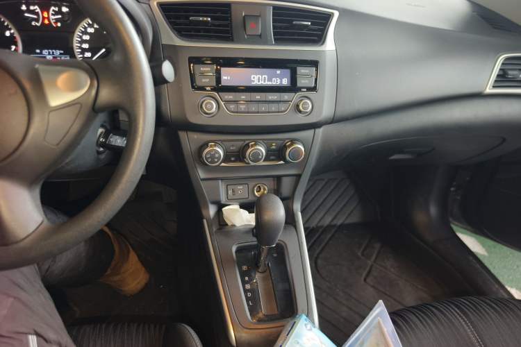 Used Nissan Sylphy 2022 Classic 1.6XE CVT Comfort Edition Audio And AC Panel