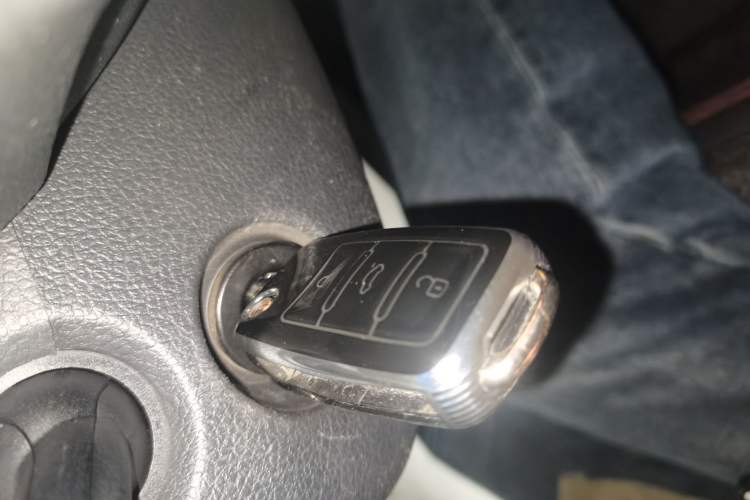 Used Volkswagen Santana 2015 1.4L Manual Fashion Edition Vehicle Key