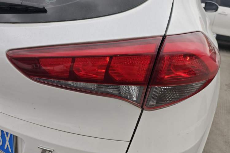 Used Hyundai Tucson 2015 1.6T Dual-Clutch Two-Wheel-Drive Smart Model
