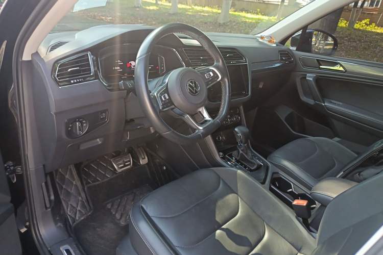 Used Volkswagen Tiguan L 2021 330TSI Automatic Two-Wheel Drive R-Line Enhanced Edition
