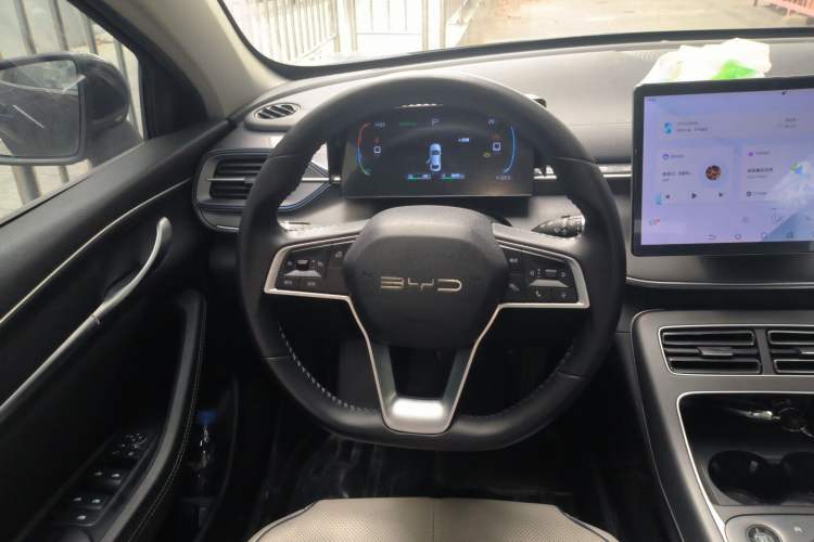 Used BYD Destroyer 05 2023 Champion Edition DM-i 55KM Luxury Model Steering Wheel