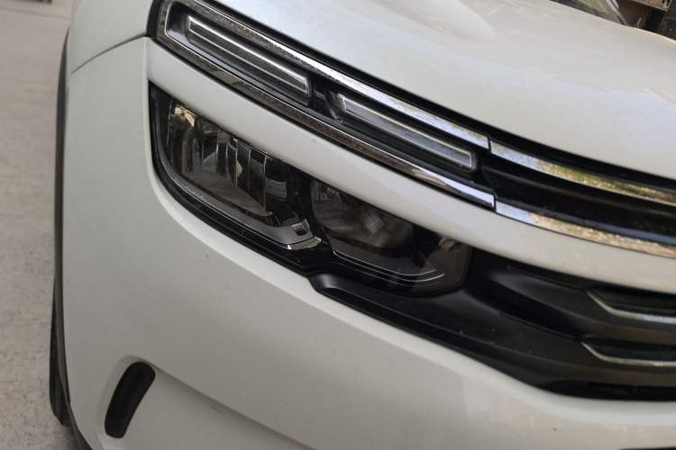 Used Citroen C5 AIRCROSS 2017 380THP Luxury Model Right Front Headlight