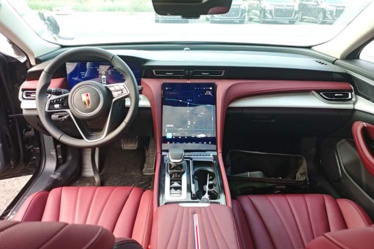 Used Hongqi H5 2025 2.0T Automatic Flag Edition – 500 000 Units Commemorative Version