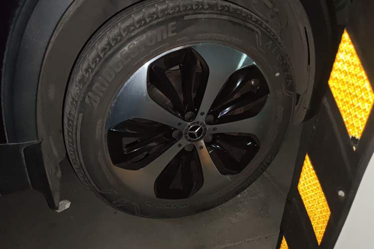 Used Mercedes-Benz GLB 2022 GLB 220 Fashion Model Right Front Wheel Hub