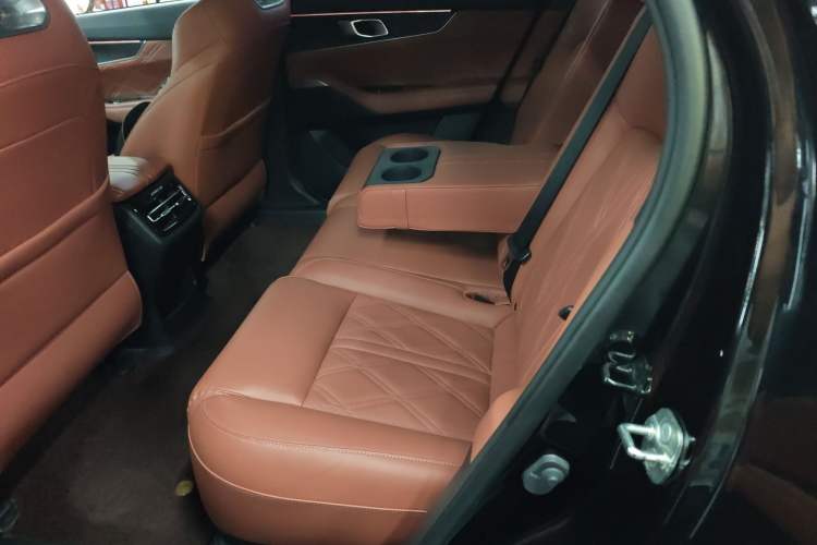 Used CHANGAN UNI-K 2023 2.0T Two-Wheel Drive Yue Ling Trim