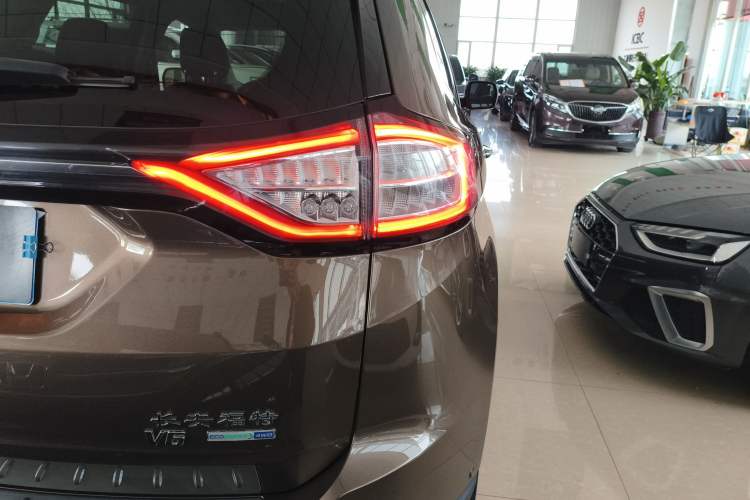 Used Ford Edge 2016 EcoBoost 245 Four-Wheel Drive Titanium 7-Seater
