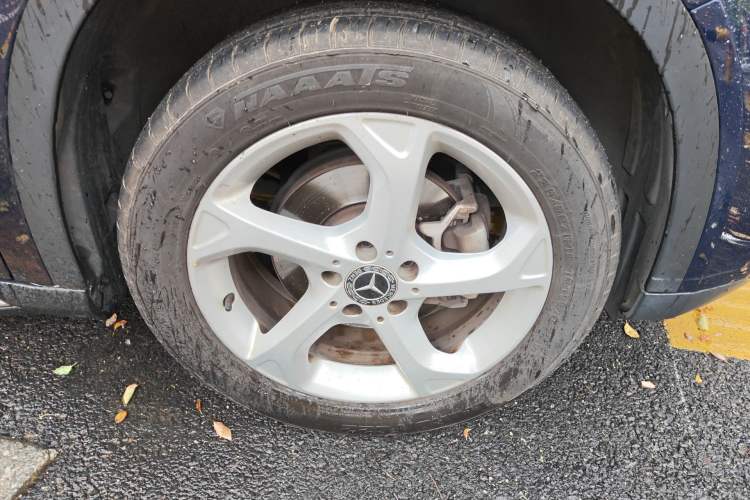 Used Mercedes-Benz GLA 2017 GLA 200 Sport Edition Right Front Wheel Hub