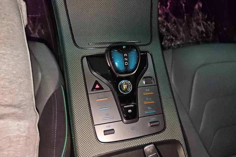 Used BYD Han 2022 EV 610 km All-Wheel-Drive Qianshan Cui Limited Edition
