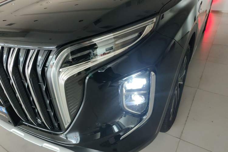 Used Hongqi HS7 PHEV 2024 2.0T PHEV Four-Wheel Drive Flagship Edition 6 Seats Left Front Headlight