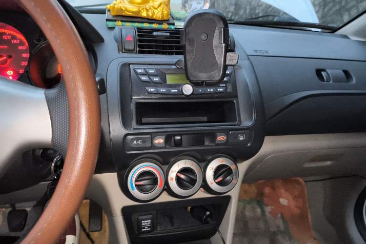 Used Everus S1 2014 1.3L Manual Comfort Edition