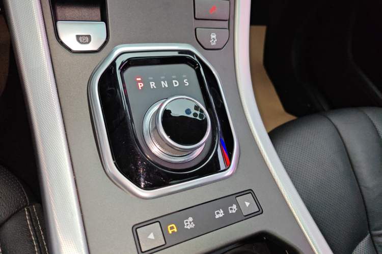 Used Land Rover Range Evoque 2013 2.2T 5-Door Diesel Edition Gear Lever