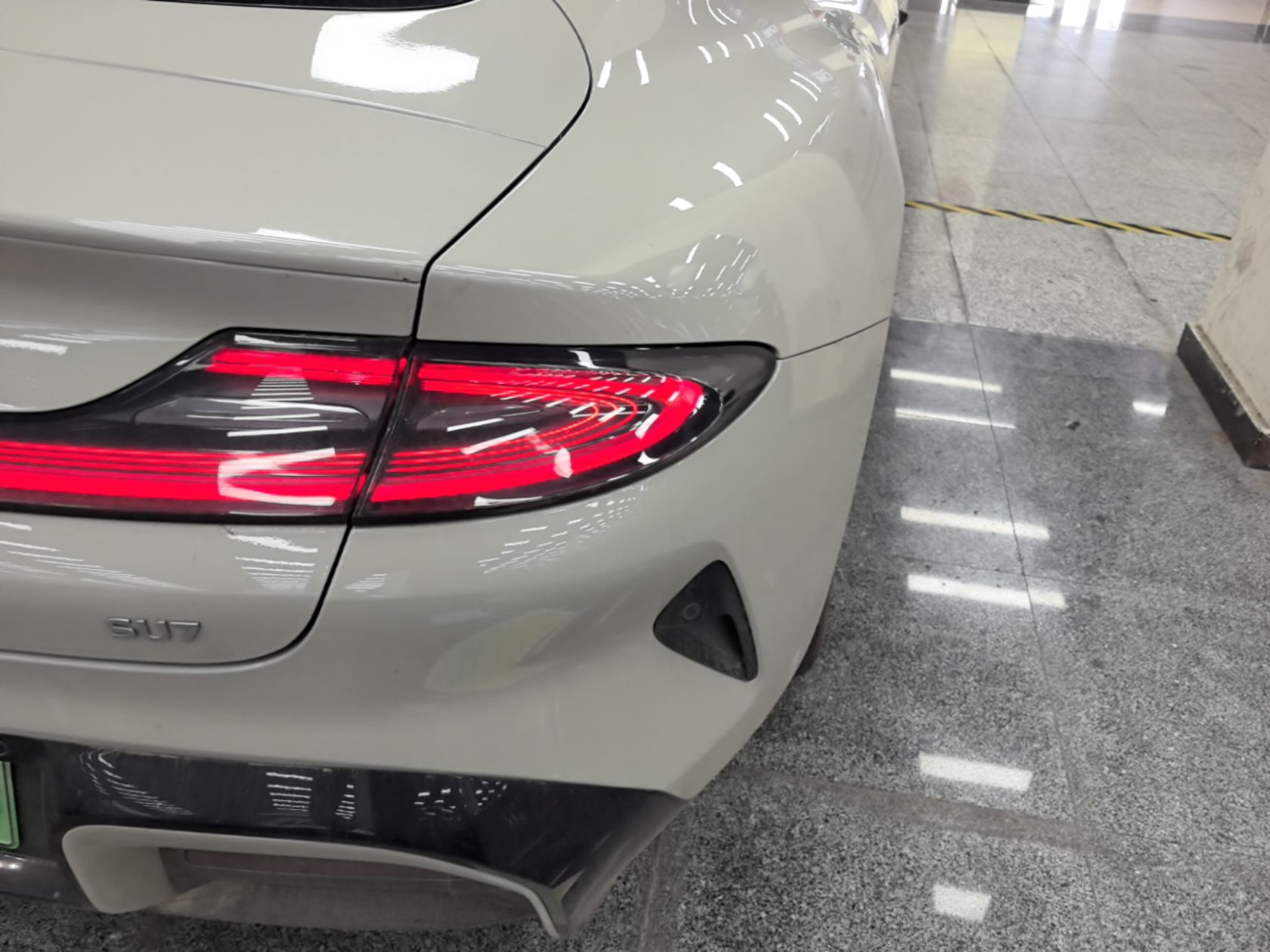 Xiaomi Auto SU7 2024 Rear-Drive Ultra-Long Range Advanced Pro-Level Intelligent Driving Version — снимка 9