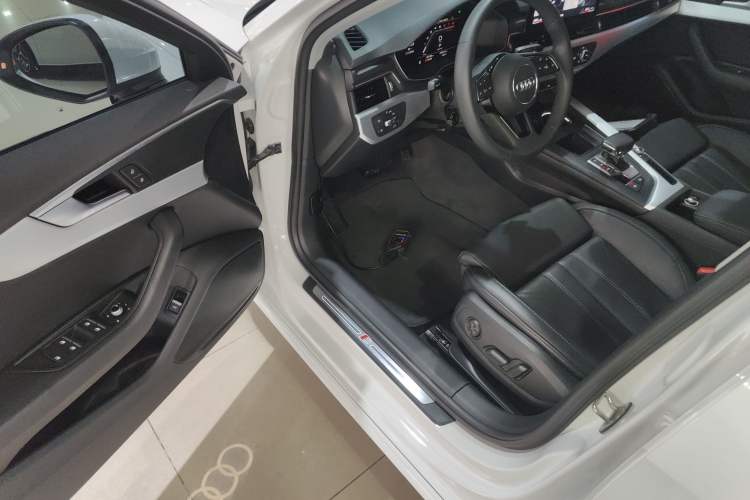 Used Audi A4L 2022 40 TFSI Fashion Dynamic Model
