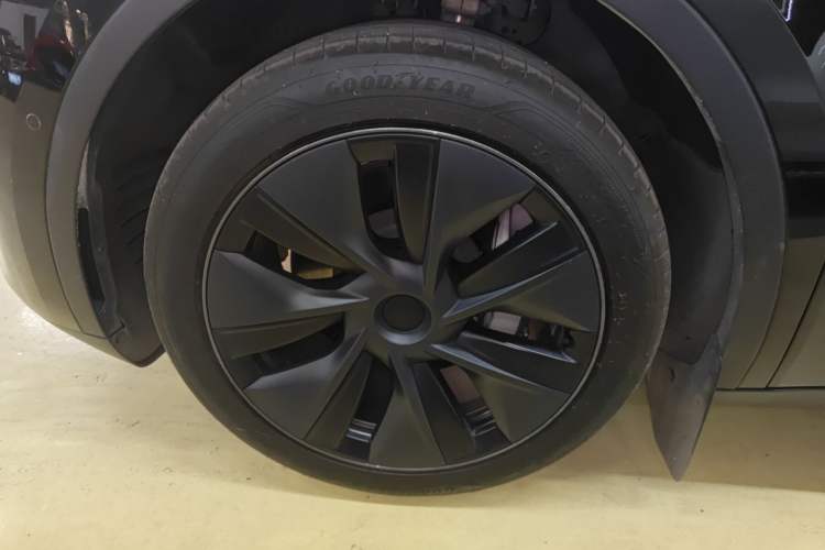 Used Tesla Model Y 2023 Rear-Wheel-Drive Version