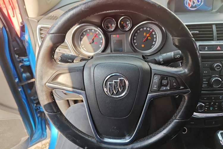 Used Buick Encore 2015 1.4T Automatic Two-Wheel Drive Urban Leading Model Steering Wheel