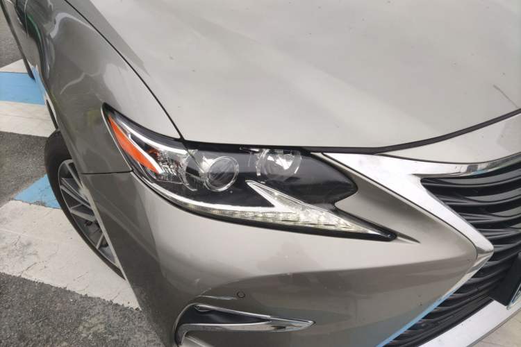 Used Lexus ES 2015 300h Comfort Edition
