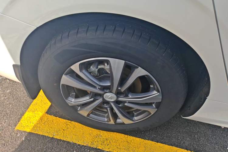 Used CHANGAN Eado 2023 Changan Edition PLUS Blue Whale NE 1.4T GDI DCT Prestige Version Right Rear Wheel Hub