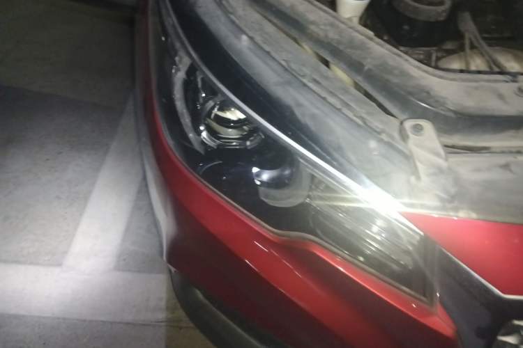 Used MG ZS 2017 1.5L Automatic Luxury Edition Right Front Headlight