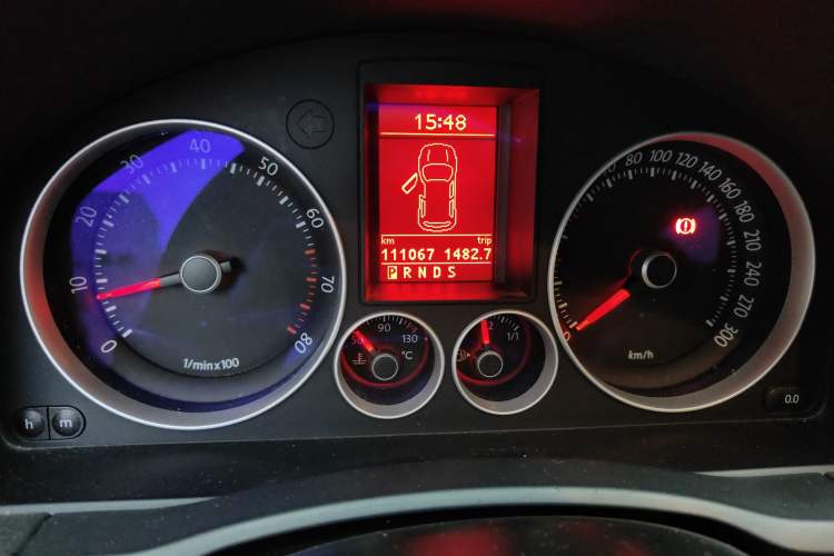 Used Volkswagen Golf 2006 GTI 2.0T Five-Door Model Odometer Close Up