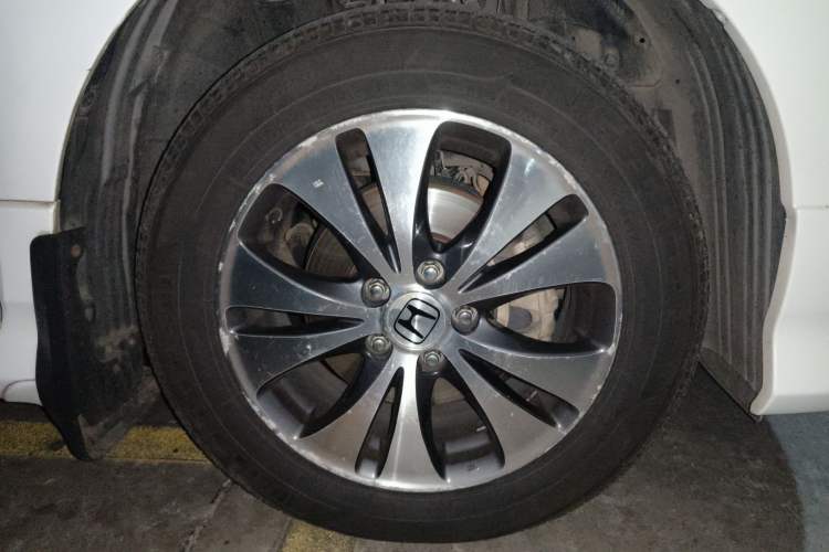 Used Honda Elysion 2012 2.4L VTi-S Prestige Edition Right Front Wheel Hub