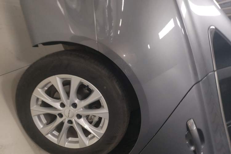 Used Roewe i5 2023 1.5L CVT Luxury Edition Right Rear Wheel Hub