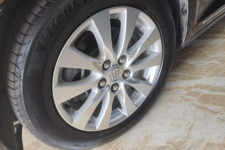 Used Buick LaCrosse 2013 2.4L SIDI Leading Comfort Version
