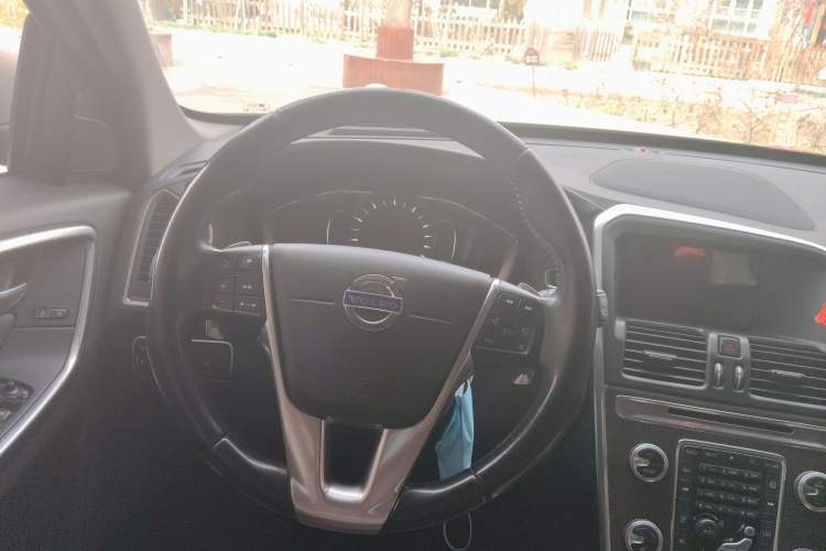 Used Volvo XC60 2015 T5 AWD Smart Drive Edition Steering Wheel