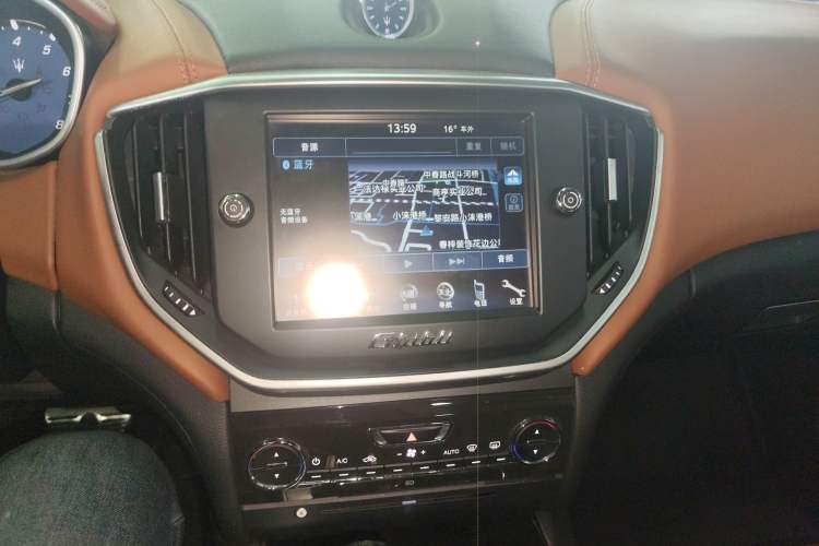 Used Maserati Ghibli 2014 3.0T Standard Edition Audio And AC Panel