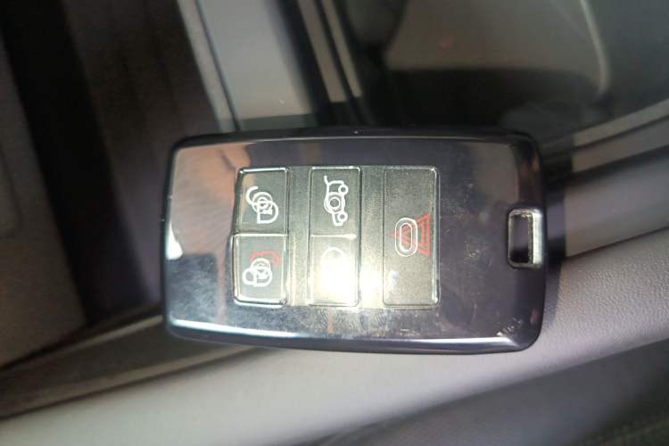 Used Land Rover Defender 2023 90 2.0T P300 X-DYNAMIC HSE
