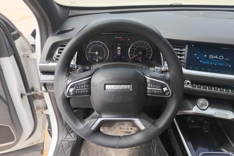 Used Haval H6 2017 Red Label 2.0T Automatic Two-Wheel Drive ZhiShang Model