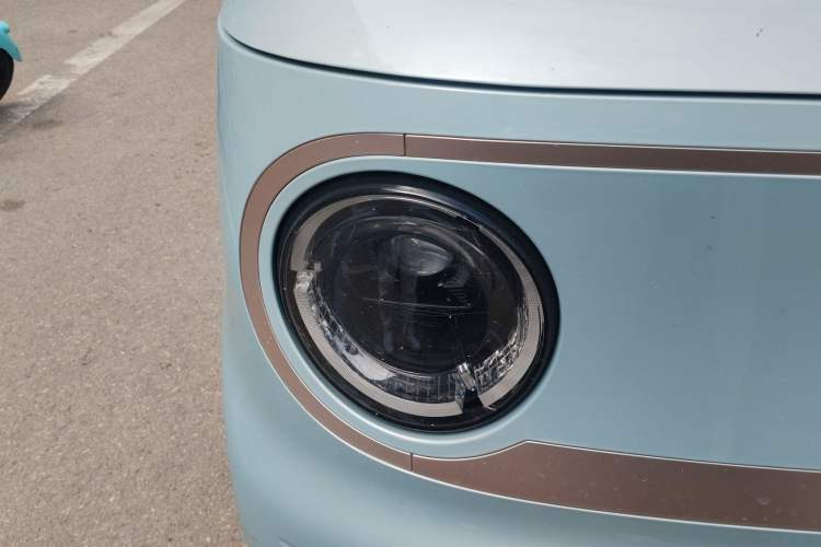 Used Geely Galaxy Panda 2023 Panda Mini 200km Endurance Bear Right Front Headlight