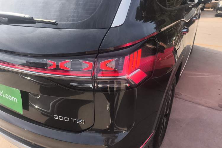 Used Volkswagen Tayron 2024 300TSI Two-Wheel-Drive Luxury Plus Advanced Version Right Rear Taillight