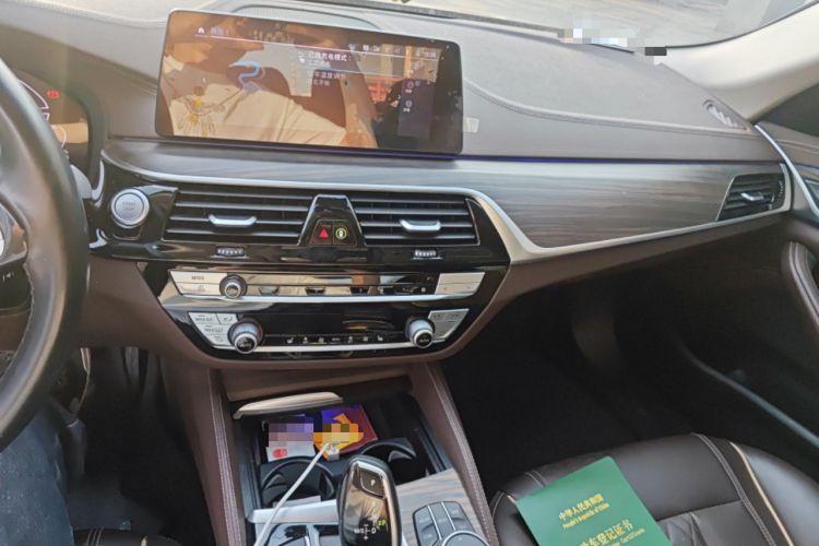 Used BMW 5 Series New Energy 2020 Mileage Upgrade Version 530Le Luxury Package Audio And AC Panel