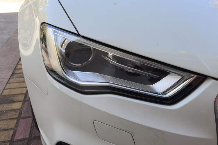 Used Audi A3 2014 Limousine 40 TFSI S line Comfort Model
