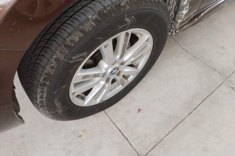 Used Venucia T70 2016 2.0L CVT Smart Choice Edition
