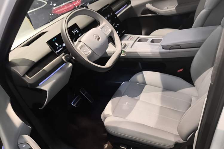 Used Nio ES8 2024 75 kWh Executive Edition
