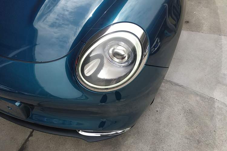 Used ORA Good Cat 2021 400km Standard Range Athena Edition Lithium-Ion Battery Left Front Headlight