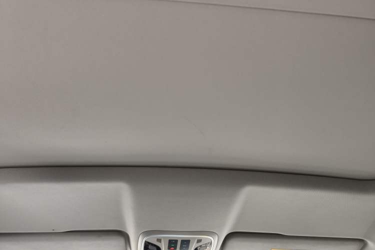 Used Wey VV5 2021 1.5T Two-Wheel Drive Color Pioneer