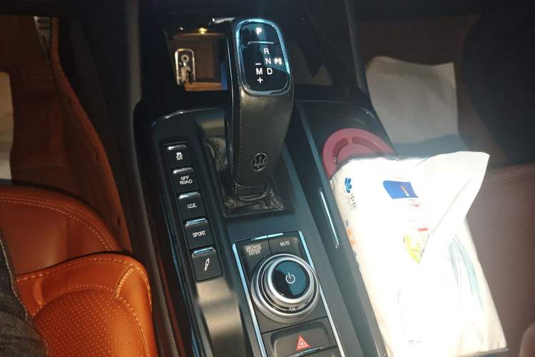 Used Maserati Levante 2022 2.0T GT Sharp Edition Gear Lever