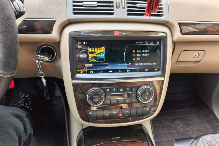 Used Mercedes-Benz R-Class 2010 R 300 L Business Model