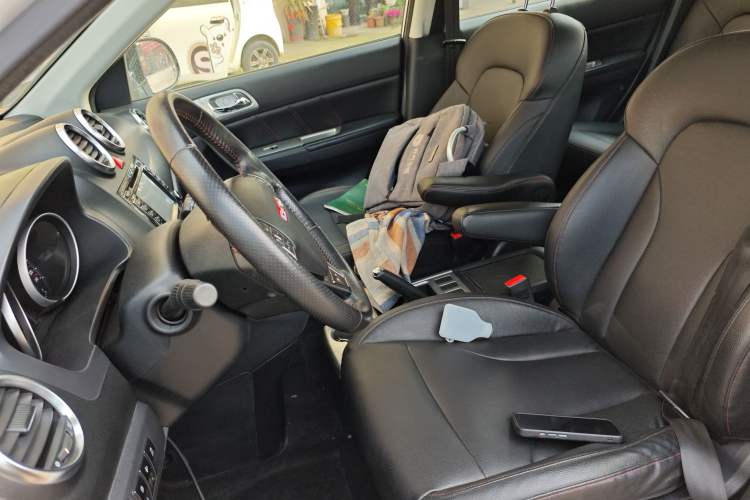 Used Haval H6 2015 Upgraded Model 1.5T Manual Two-Wheel Drive Elite Version Left Front Seat