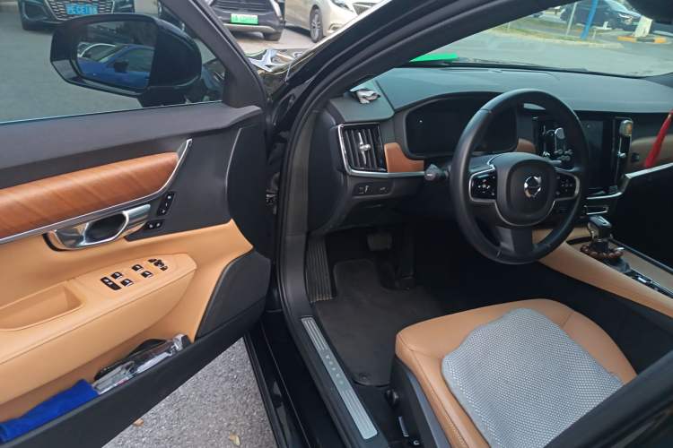 Used Volvo S90 2018 T5 Prestige Edition Driver Seat
