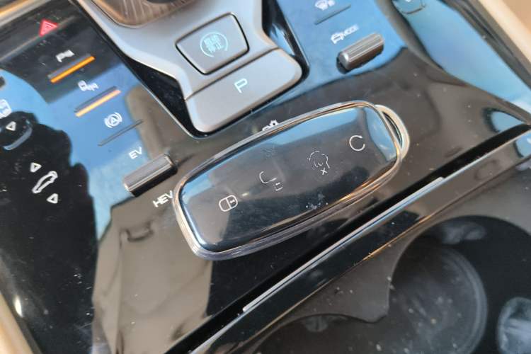 Used Denza D9 2022 DM-i 970 Four-Wheel Drive Flagship Model