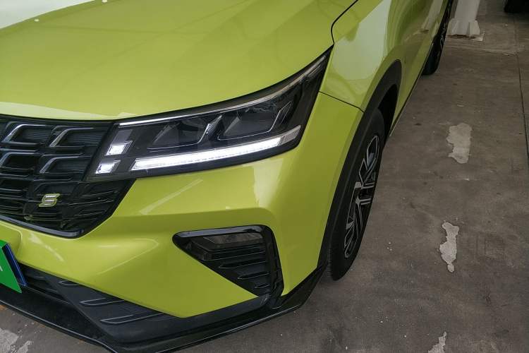 Used Wuling Alvez 2022 1.5T CVT Trendy & Cool Edition
