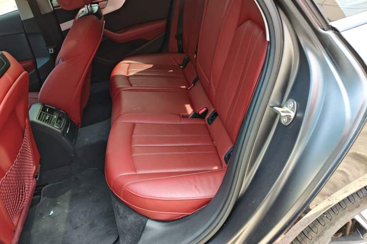 Used Audi A4L 2022 40 TFSI Luxury Dynamic Model