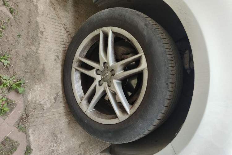 Used Audi Q5 2017 40 TFSI Technology Edition Right Front Wheel Hub