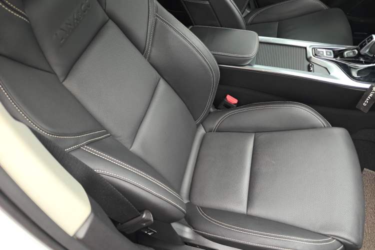 Used Lynk & Co 01 2019 2.0T Two-Wheel-Drive Pro Version China VI Standard Right Front Seat