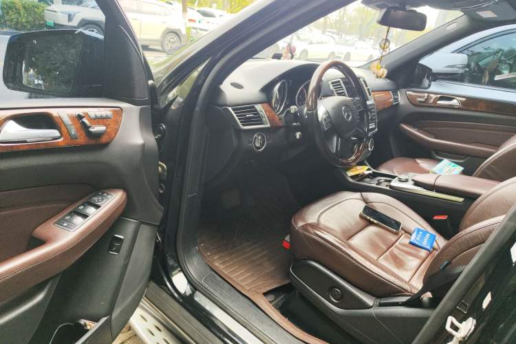 Used Mercedes-Benz M-Class 2014 ML 400 4MATIC Luxury Model
